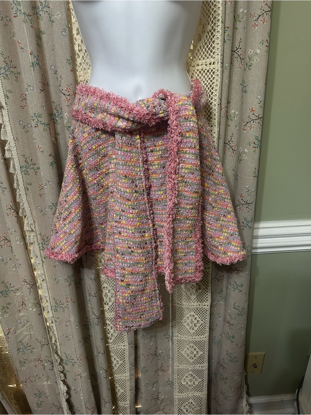 Alexis Lessie Skirt Cherry Blossom Pink Tweed Fringe Mini Skirt Size S EUC - Picture 2 of 6